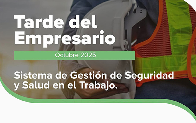 Una persona sosteniendo un casco y con chaleco reflectivo